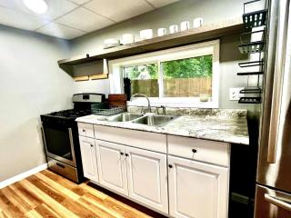 Syracuse Vacation Rental free Parking,near SU,town - 2