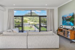 Hosts on the Coast Cooks Coastal Comfort - 9