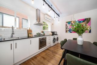 Daisy Lane Elwood - Melbourne - 4