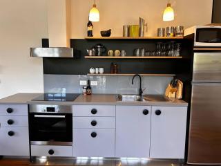 THE DEVLIN APARTMENTS 2 Bedroom Apartment near GMHBA stadium in Geelong - G04 - 6