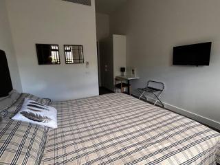 THE DEVLIN APARTMENTS 2 Bedroom Apartment near GMHBA stadium in Geelong - G04 - 4