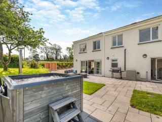 Llwyncelyn Farmhouse - Clynderwen - 9