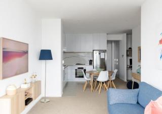Central Stylish 2BR Apt in Southbank - 4