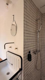 Exclusif - Urban Cabin vue mer les pieds dans l'eau - 4