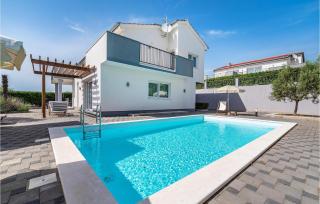 4 Bedroom Amazing Home In Debeljak - 0