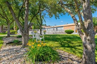 Howard Johnson by Wyndham Albany - 2