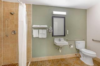 Quality Inn & Suites Orangeburg - 1