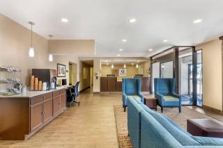 Quality Inn & Suites Spring Lake - Fayetteville near Fort Bragg - Spring Lake - 2