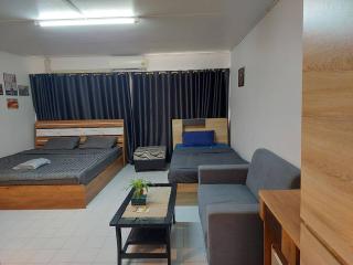 Popular Muang Thong Condo,Building 5 - Thung Si Kan - 0