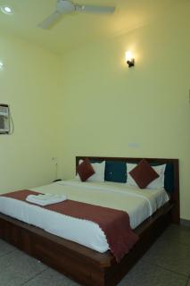 Hotel Moon -Near Bus Stand Panipat - 1