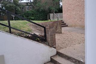 Central 2-Bed House - Sleeps 3 & Garden - 1