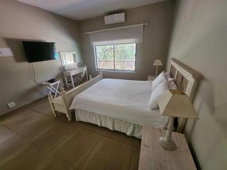 Bokmakierie Place - 8