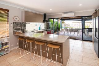 Happy Daze Beach House-Pool - 6