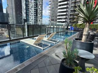Central location with Rooftop pool - Melbourne - 3