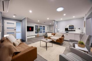 The Pool House - Heated Indoor Pool & BBQ Area - Rosebud - 9