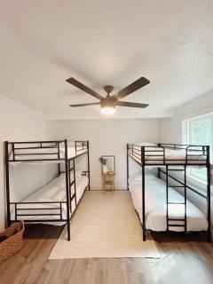 Hale Moana Retreat Walk to Ocean and Spacious Family Stay - Laie - 3