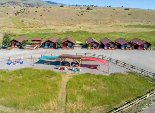 Fantastic Tiny Cabin for a Unique Escape in the Heart of Paradise Valley in Emigrant, Montana - 3