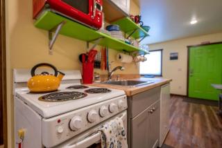 Lovely Tiny Cabin Close to Yellowstone with Incredible Mountain Views in Emigrant, Montana - 7