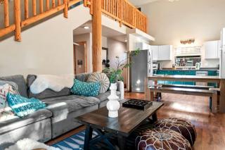 Beautiful Modern Cabin in with Fire Pit and Hot Tub, the Perfect Base for Outdoor Adventures in Big Bear, California - 5