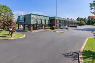 Days Inn by Wyndham Seneca-Clemson - Seneca - 0