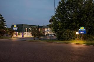 Days Inn by Wyndham Seneca-Clemson - 8