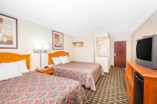 Days Inn by Wyndham Effingham - Effingham - 2