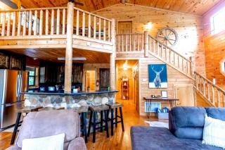 Classic Log Cabin with Hot Tub and Firepit near Hochatown, Oklahoma - Stephens Gap - 3