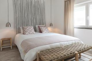 Mare Cheia (High Tide) Beach and Surf Apartments - Peniche - 0