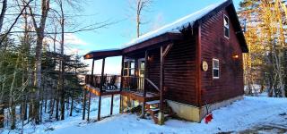 Luminous Tiny Cabin Overlooking the Lake in Maine - 0