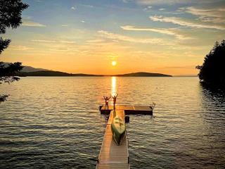 Enormous Lake Cabin Ideal for Large Groups in Maine - 7