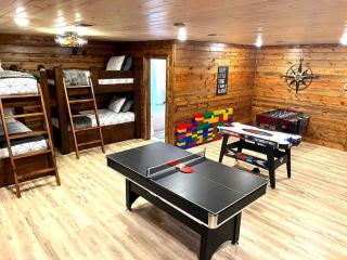 Rustic Cabin with Hot Tub and Game Room on the Edge of Ouachita National Forest - Stephens Gap - 6