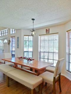Modern Riverfront Cabin Perfect for Water Activities in Texas - Smithville - 7