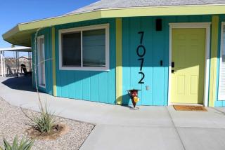 Unique Round Cabin Ideal for Groups Getaways in California - Parker - 3