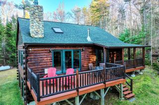 Waterfront Cabin with Private Deck Loaded with Kayaks in Maine - 0