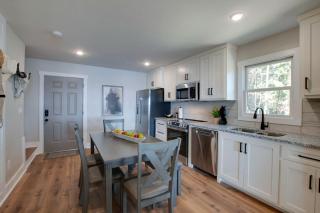 Gorgeous Cabin Great for Groups or Families with Jacuzzi, Fire Pit and Views in Alabama - 8