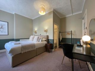 Wedgwood Hotel - Room 2 - 8