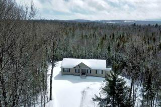 Isolated Cabin with Fire Pit Ideal for Nature Lovers in Maine - 8