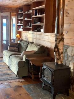 Adorable Water Cabin with Dock and Modern Interior in Maine - 1