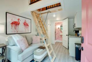Colorful Tiny House with Outdoor Sauna and Jacuzzi in Alabama - - 9