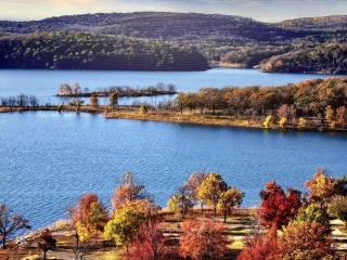 Incredible Spacious Rental with Fantastic Activities for an Unforgettable Family Adventure by the Lake in Cookson, Oklahoma - 5