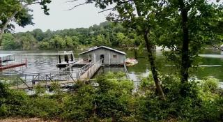 Incredible Spacious Rental with Fantastic Activities for an Unforgettable Family Adventure by the Lake in Cookson, Oklahoma - 6