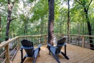 Lofted Romantic Tree House Immersed in Nature in Alabama - - 9