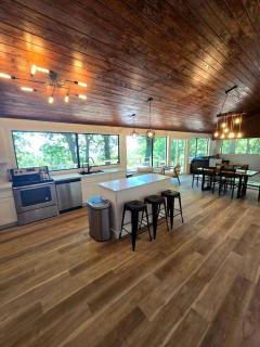 Beautiful Cabin with Spectacular Views for an Unforgettable Getaway in Nature near Rising Fawn, Georgia - 8