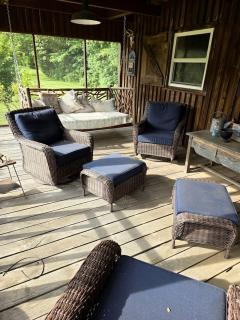 Cozy Cabin with Pool Table for a Relaxing Romantic Escape near Chickamauga, Georgia - 8