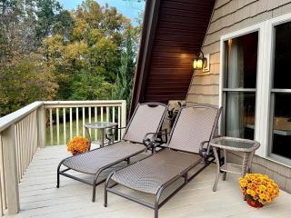 Fantastic A-Frame Cabin for a Couples' Getaway near Robesonia, Pennsylvania - - 1