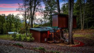 Beautiful Cabin with Fire Pit in Hayesville, North Carolina - 1