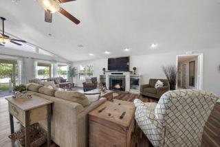 Ultimate Lakefront Cabin with Outdoor Pool in Georgia - Resseaus Crossroads - 6