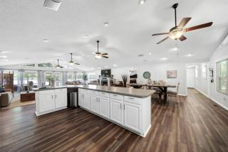 Ultimate Lakefront Cabin with Outdoor Pool in Georgia - Resseaus Crossroads - 5