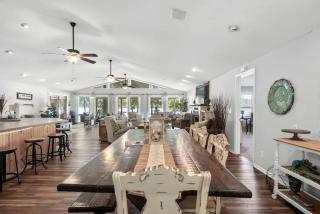 Ultimate Lakefront Cabin with Outdoor Pool in Georgia - Resseaus Crossroads - 4