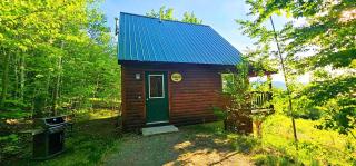 Pet-Friendly Retreat Ideal for a Tranquil Escape in Maine - 9